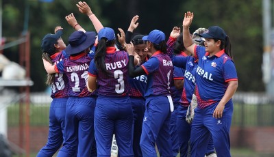 कुवेतलाई हराउँदै नेपाल एसीसी महिला प्रिमियर कप क्रिकेटकाे सेमिफाइनलमा Image