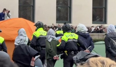 गाजामा इजरायलले गरिरहेको हमलाको विरोधमा अमेरिकाका विभिन्न विश्वविद्यालयमा प्रदर्शन Image